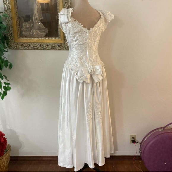 Mon Cherie vintage wedding dress size 12 - Picture 3 of 6